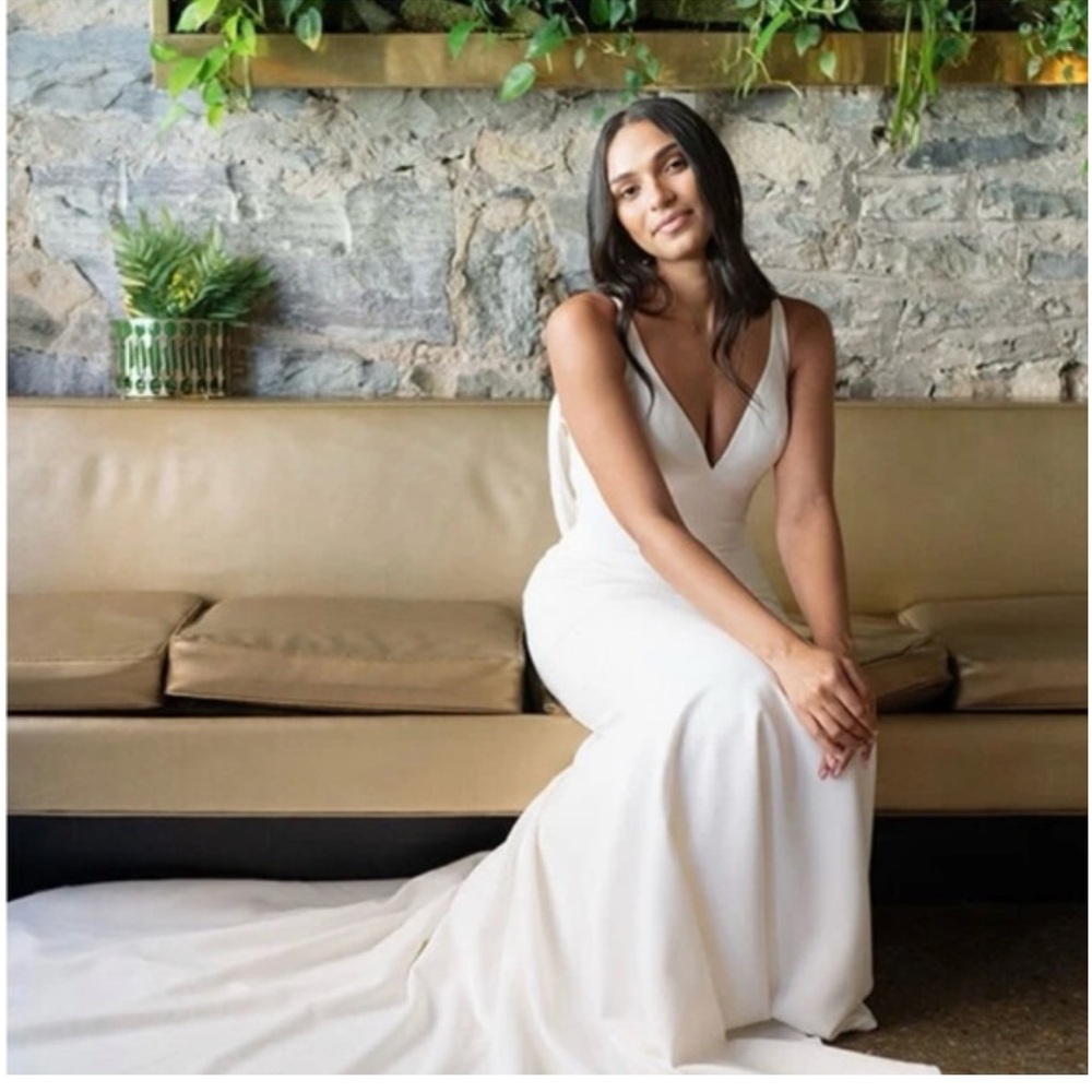 Cosmos low back wedding dress
